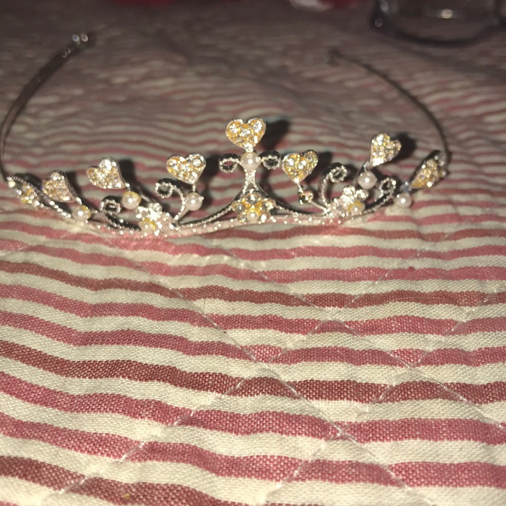 🌻Tiny  simple heart Tierra crown flower girl - Picture 4 of 8